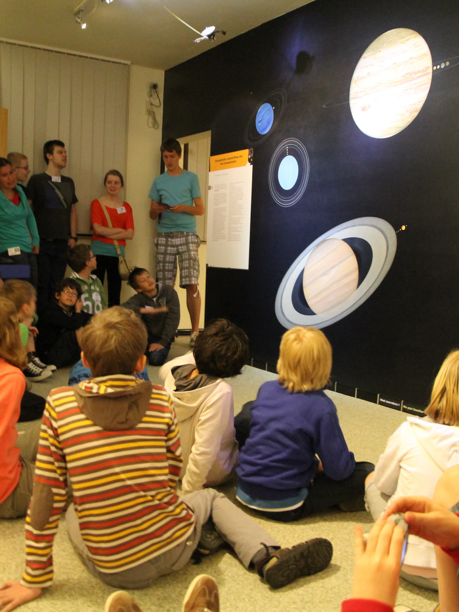 Interactief verhaal van de sterren en planeten op MIRA