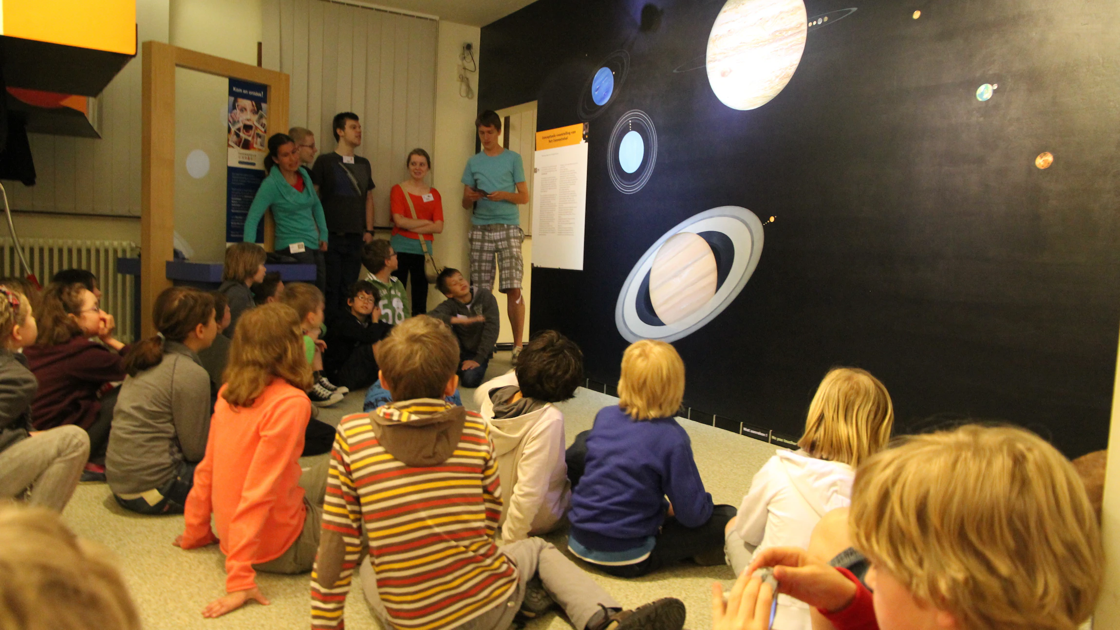 Interactief verhaal van de sterren en planeten op MIRA