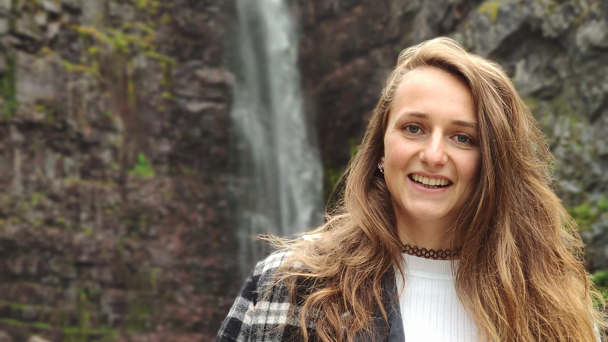 Marie Beeckman is een jonge en beloftevolle ruimtevaartingenieur bij RedWireSpace