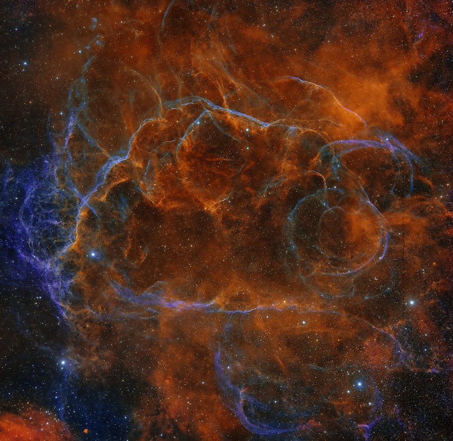 De werkgroep Astrofotografie fotografeerde deze supernova in het zuidelijke sterrenbeeld 'Zeilen'. Wat je ziet is een ster die zo'n 11 000 jaar geleden ontplofte. Jouw tiener kan in dit Space Lab zo'n beeld zelf leren bewerken!