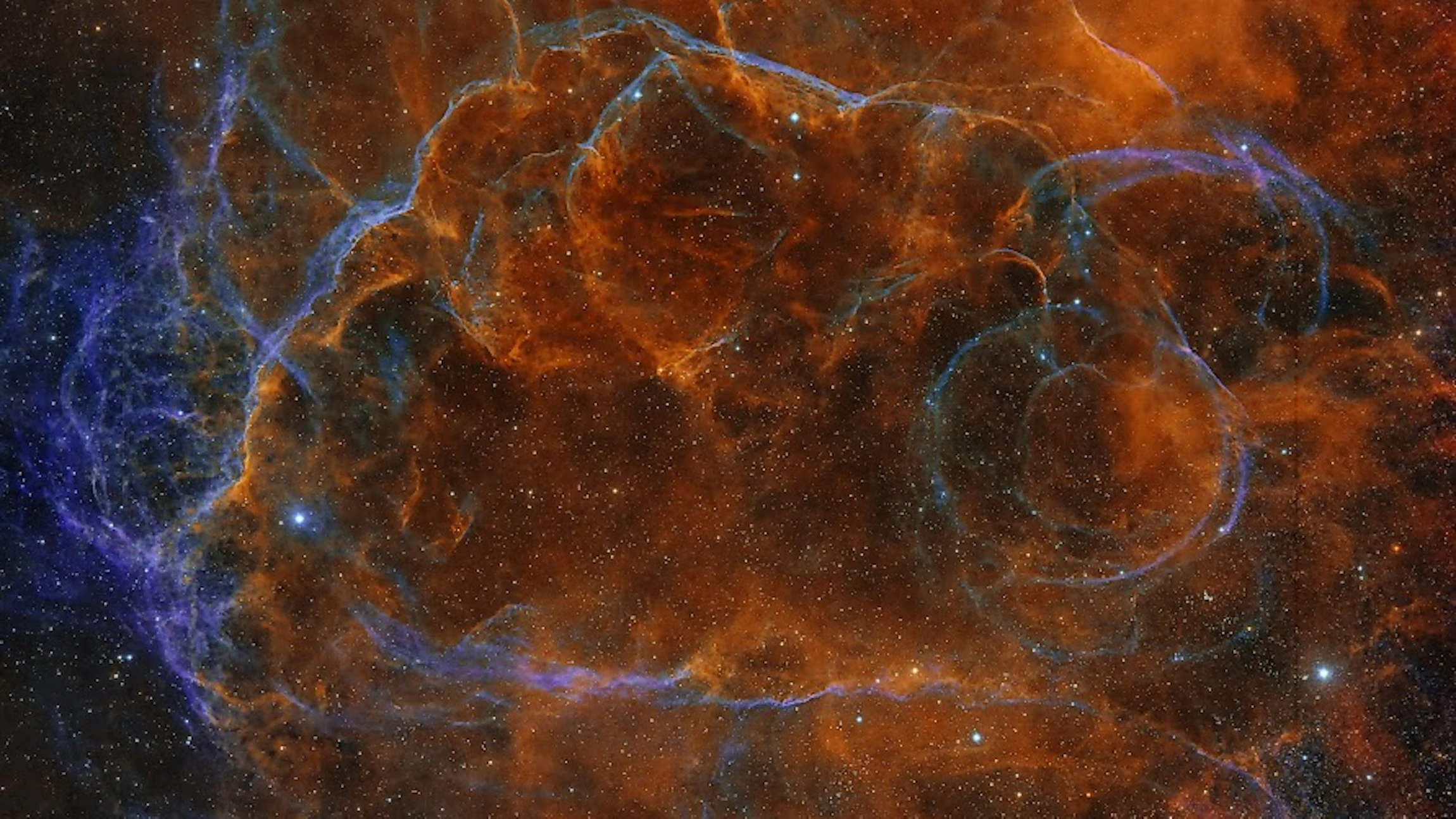De werkgroep Astrofotografie fotografeerde deze supernova in het zuidelijke sterrenbeeld 'Zeilen'. Wat je ziet is een ster die zo'n 11 000 jaar geleden ontplofte. Jouw tiener kan in dit Space Lab zo'n beeld zelf leren bewerken!