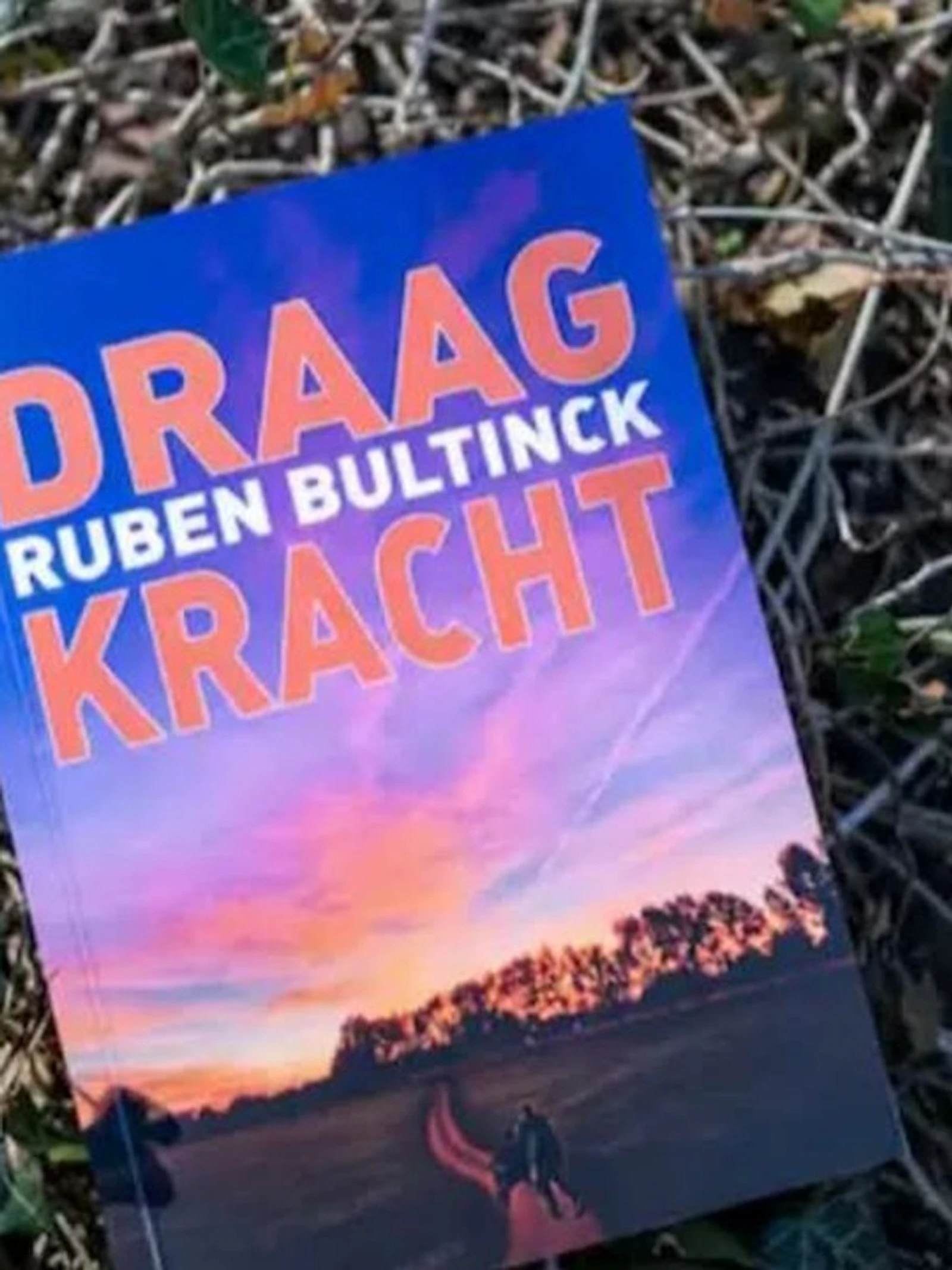 Het tweede boek van Ruben Bultinck - Draagkracht - heeft een duidelijke link met astronomie.