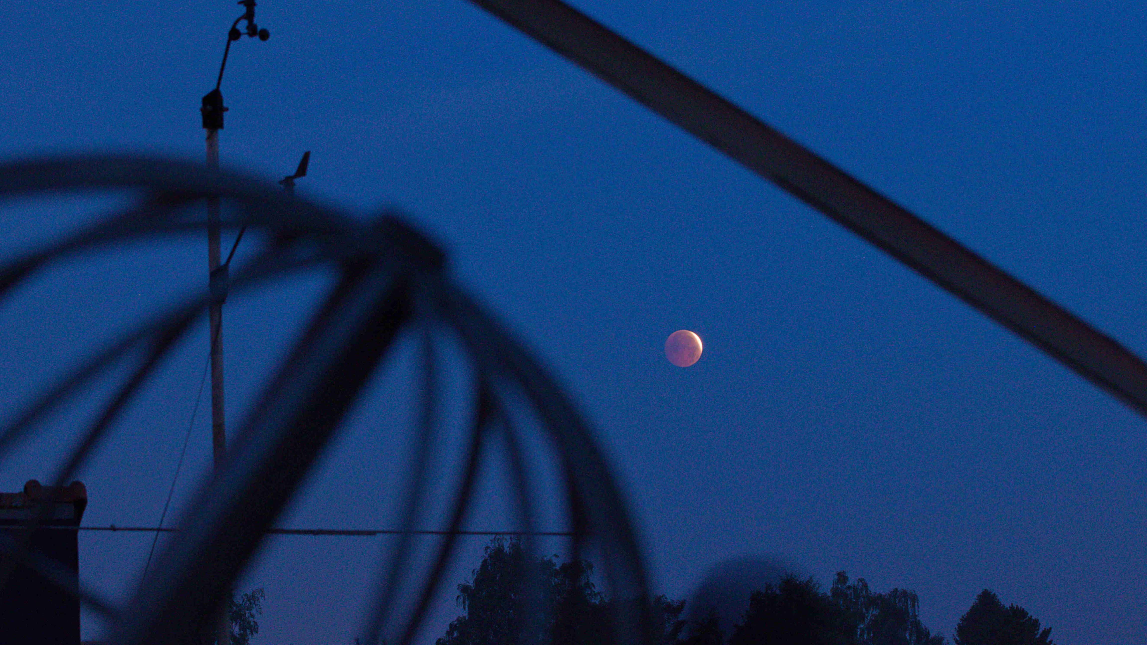 Maansverduistering vanop terras MIRA