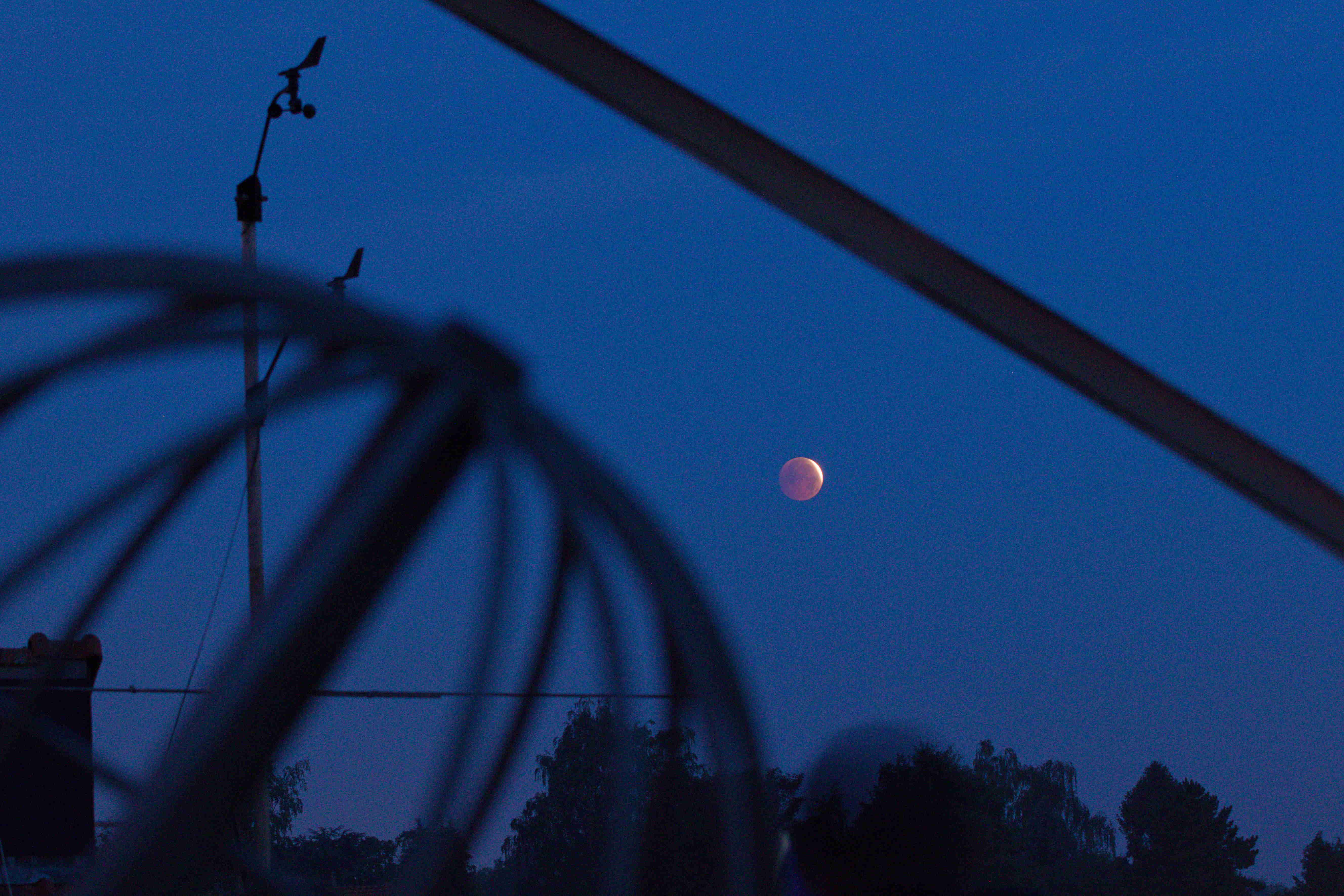 Maansverduistering vanaf het terras op MIRA