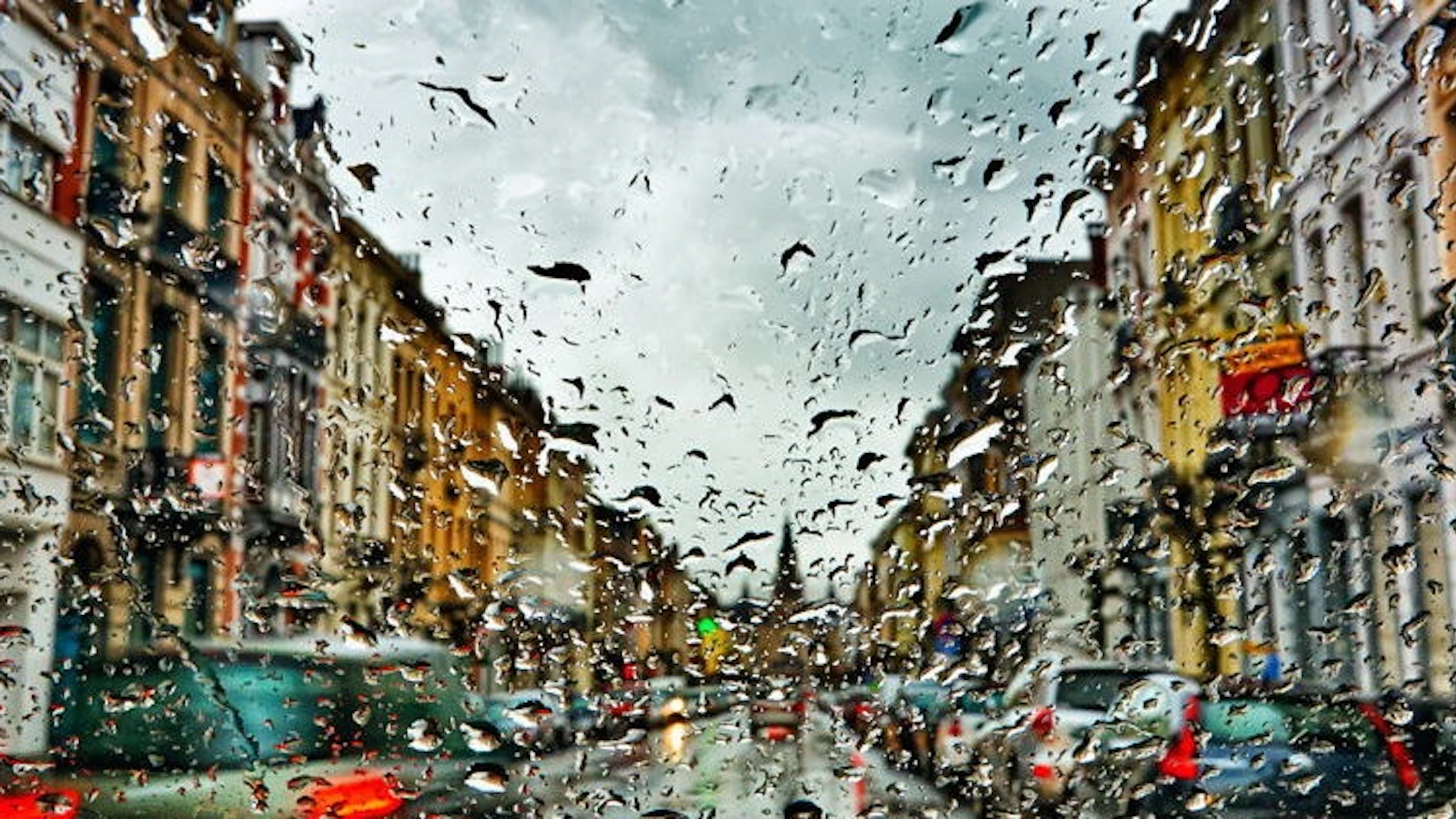Rapporteer hevige regenbuien