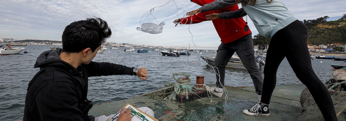 Onderzoek het plastic in de rivieren in je buurt