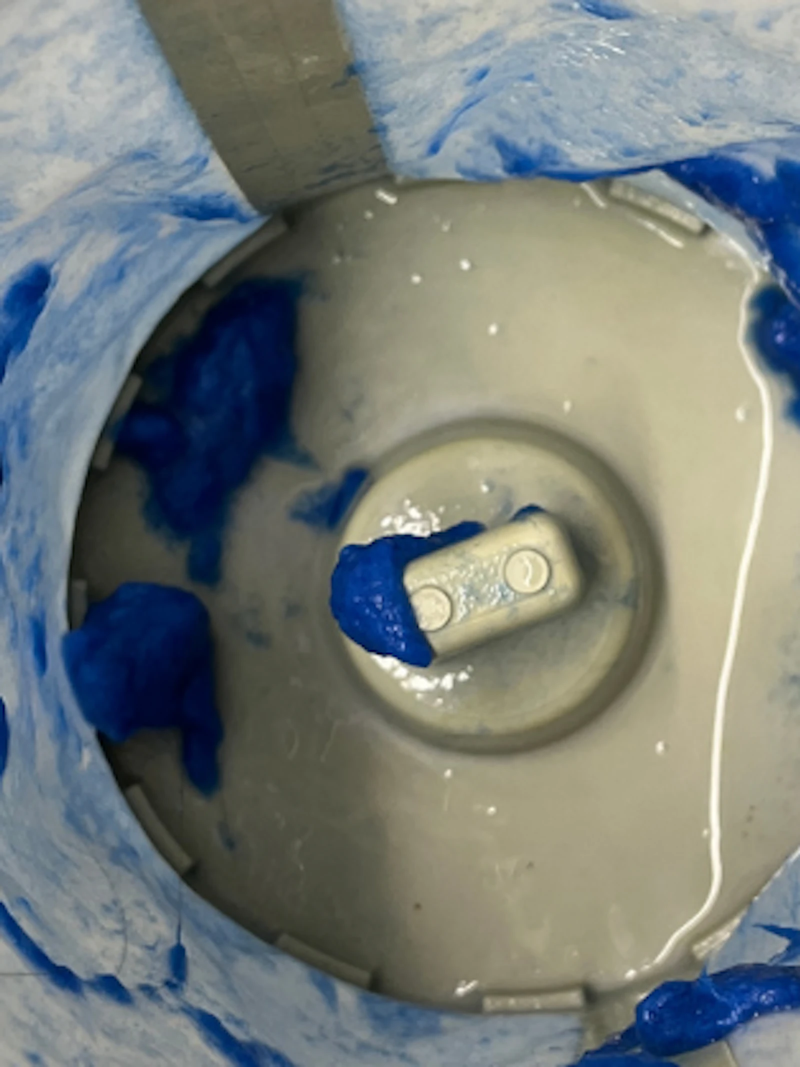 Terugdringen van de uitstoot van microplastics uit textiel