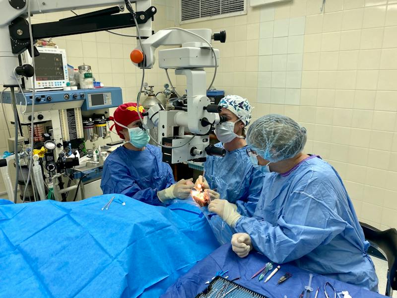 Princeton Eye Group doctors volunteer in Belize