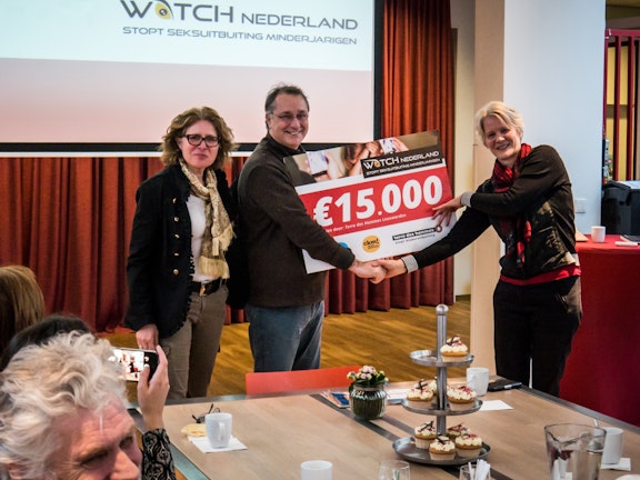 Terre des Hommes Leeuwarden geeft €15.000 aan WATCH Nederland