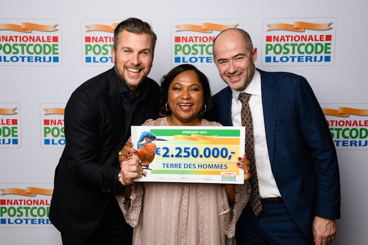 Terre des Hommes ontvangt 2,25 miljoen euro dankzij de deelnemers van de Nationale Postcode Loterij
