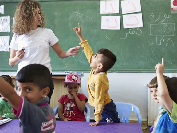 NGO-consortium opent met project &#039;Back to the Future&#039; 19 brede scholen in Libanon vluchtkinderen Syrië noodhulp Terre des Hommes 