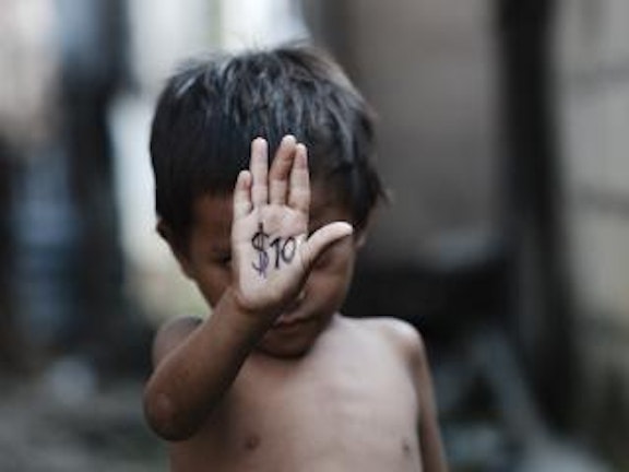 Thaise jongen krijgt $25.000 schadevergoeding van Amerikaanse misbruiker seksuele uitbuiting van kinderen Thailand