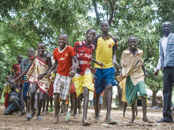 Samen met UNICEF vangt Terre des Hommes 300 kindsoldaten op in Zuid-Soedan met als doel de kinderen een normale jeugd te geven.  