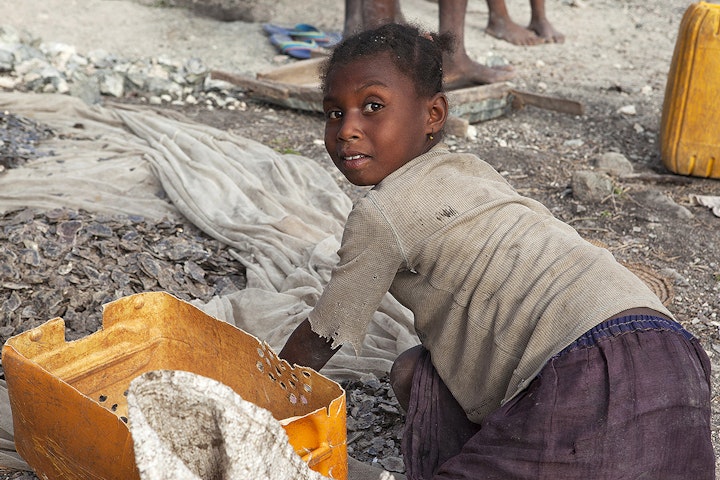 Child working in Mica industry 