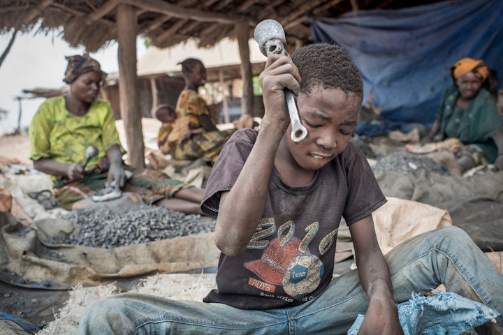 Musa, kindarbeider in de goudmijnen van Tanzania