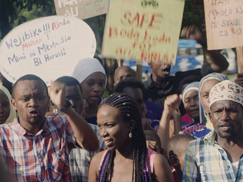 Scene from the movie Nambwa FM