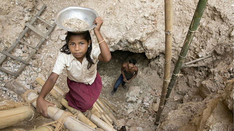  Voorkom en stop kinderarbeid door uitvoering te geven aan de Wet Zorgplicht Kinderarbeid. 