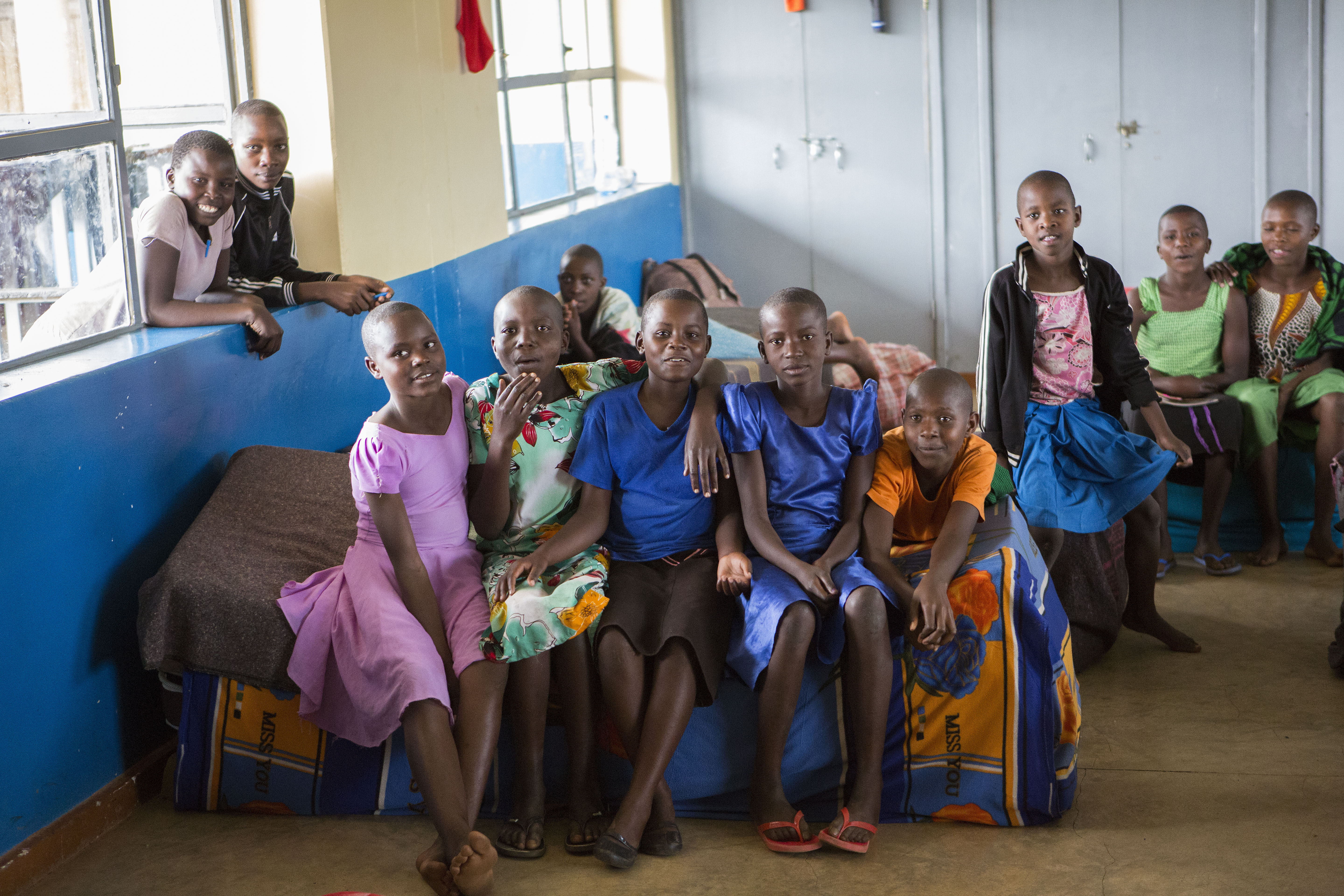 Meisjes in het opvangcentrum in Tarime district, gevlucht voor genitale verminking, Tanzania