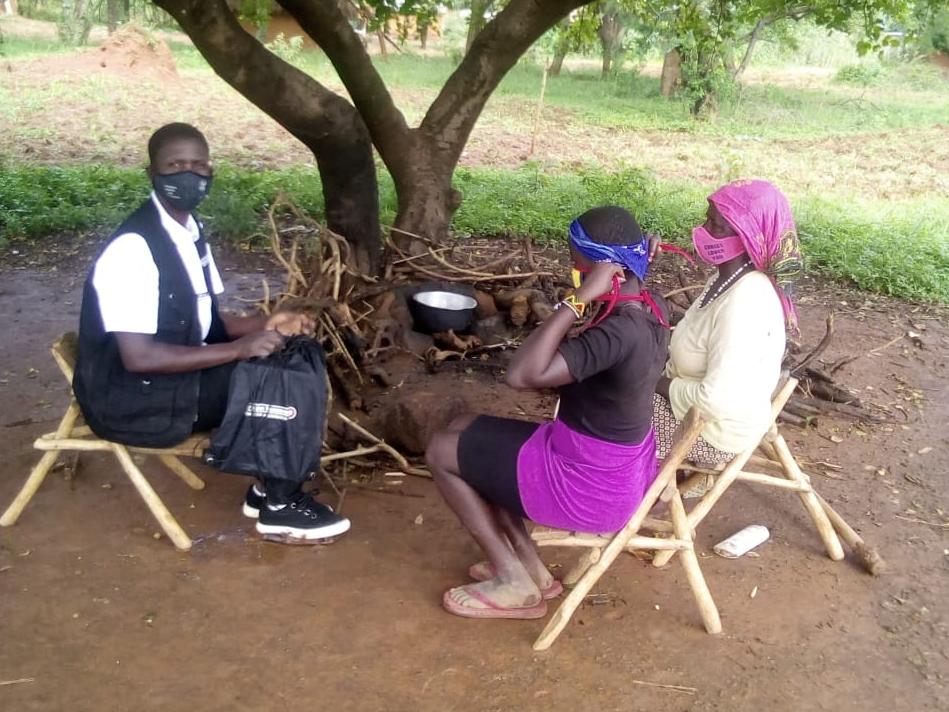 A social worker with Cindy and her aunt