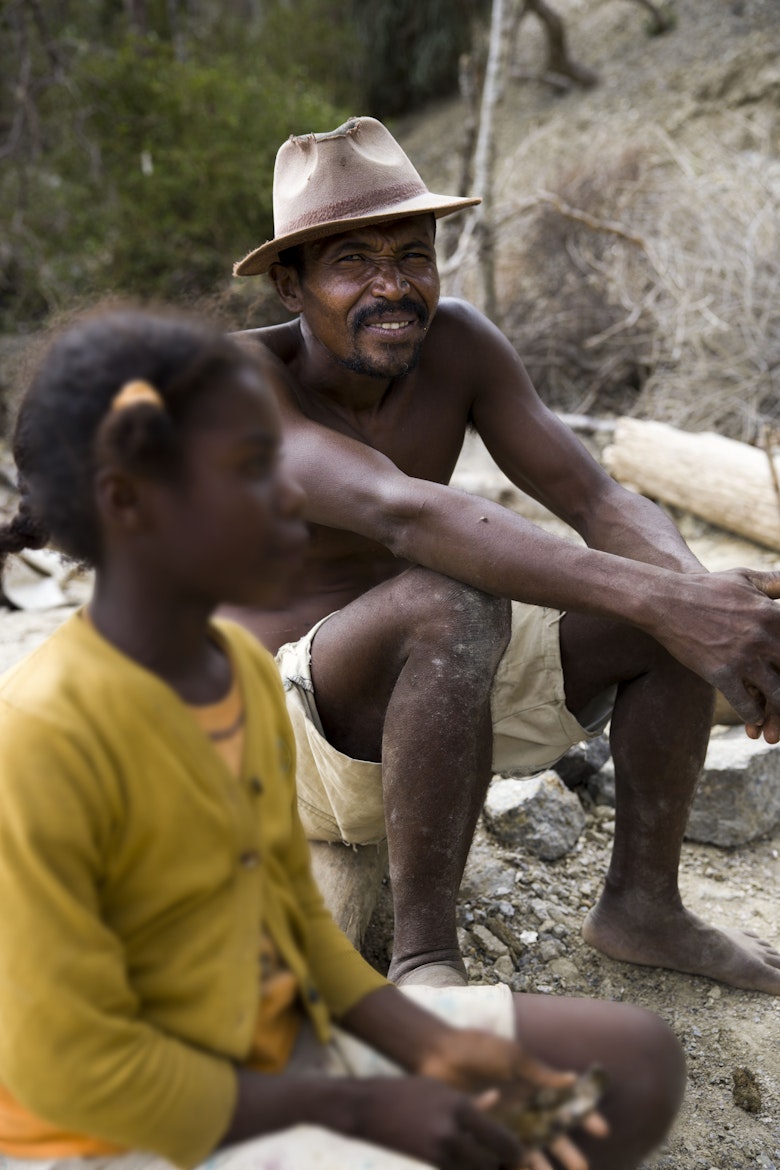 Tsihoeza's father in the mines