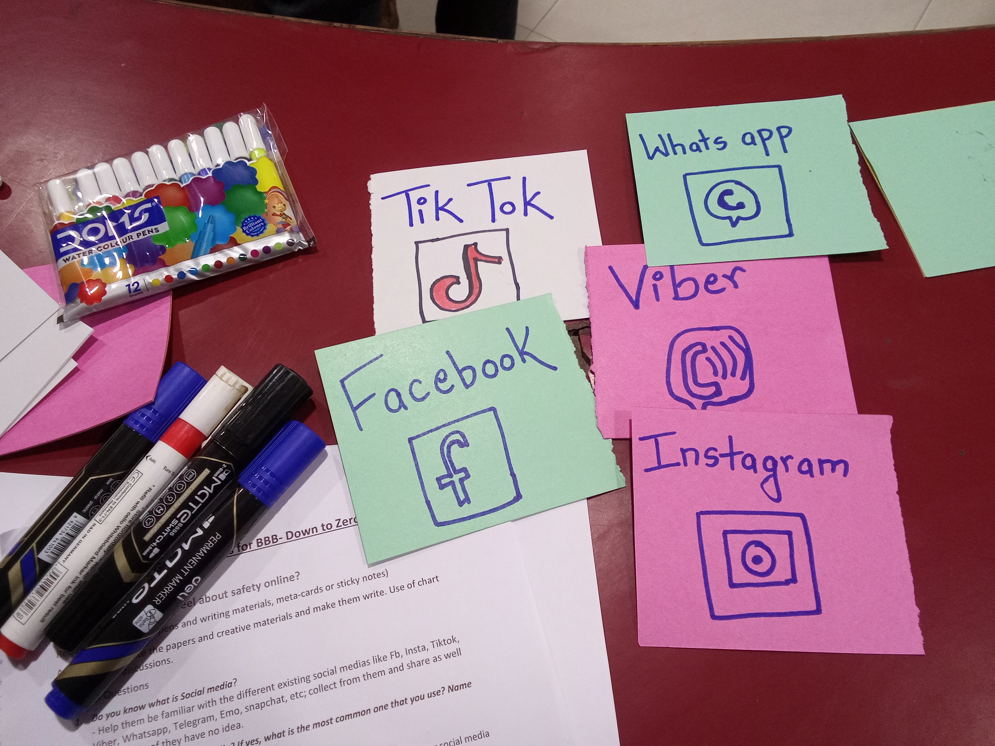 Social media logos drawn by children