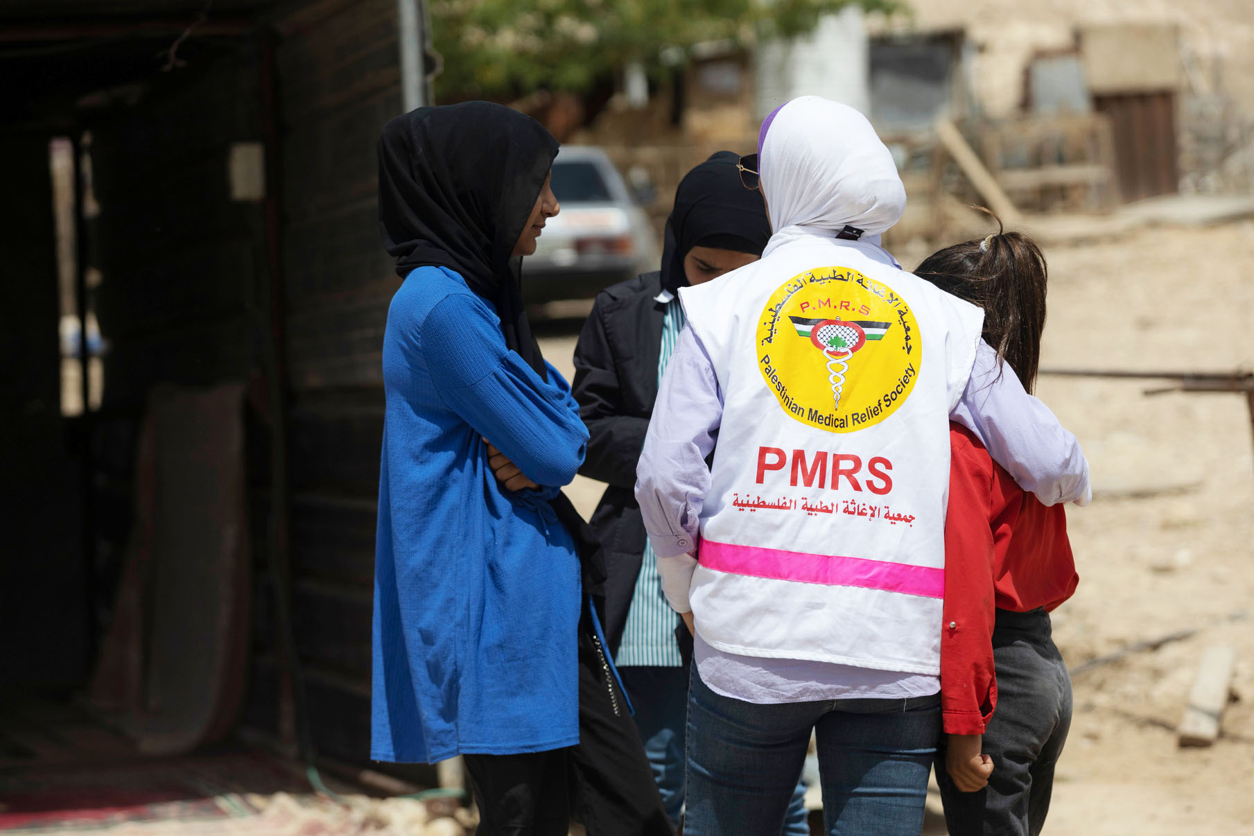 Op dit moment werken we samen met onze zusterorganisatie (Terre des Hommes Italië) en de lokale organisatie - Palestinian Medical Relief Society (PMRS) - om gespecialiseerde eerstelijnsgezondheidszorg te bieden