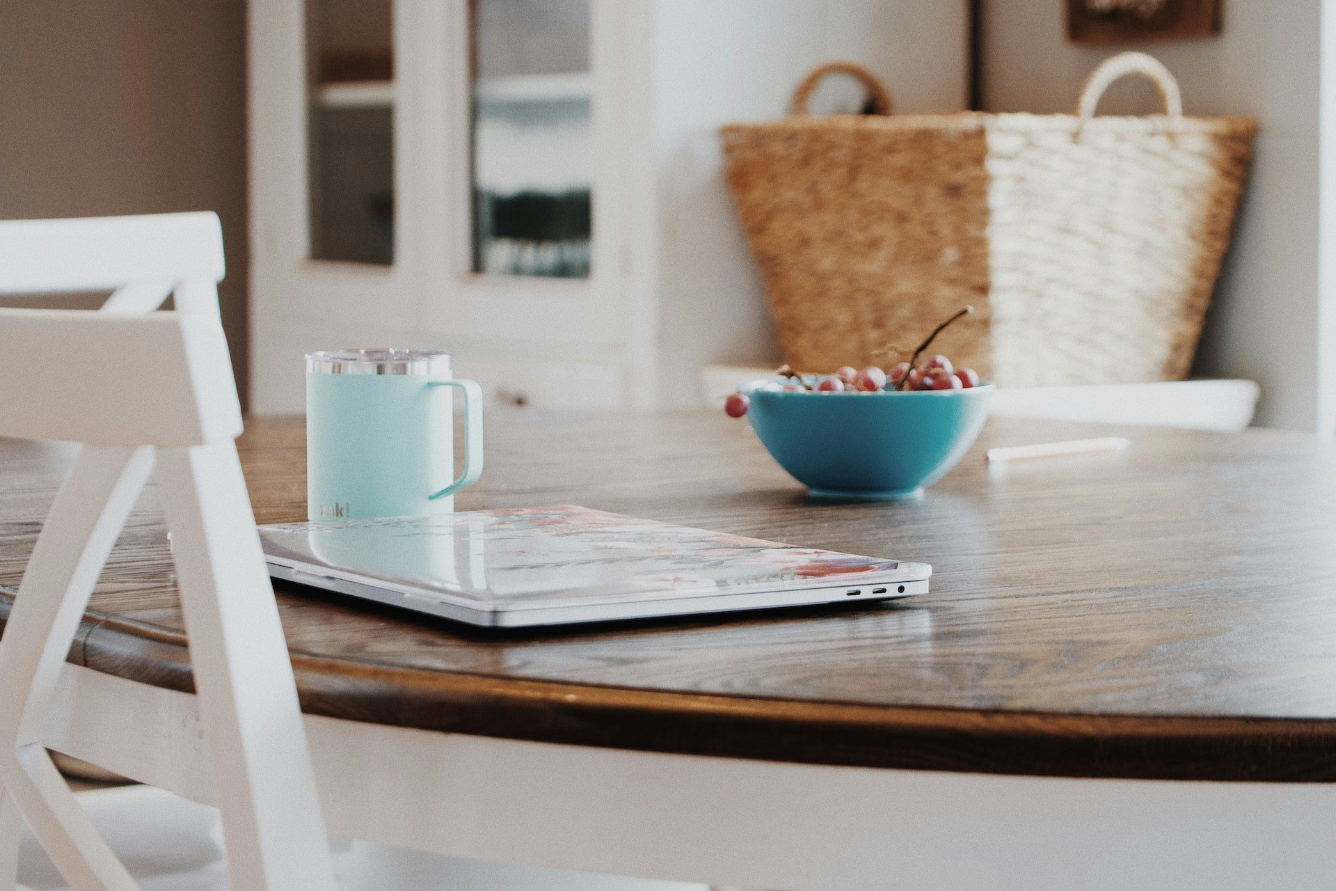 Identità virtuale, giovani e social network. Rischi ed opportunità per gli adolescenti