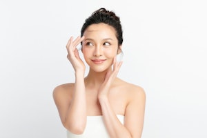 What are the Pros and Cons of Chemical Peels?