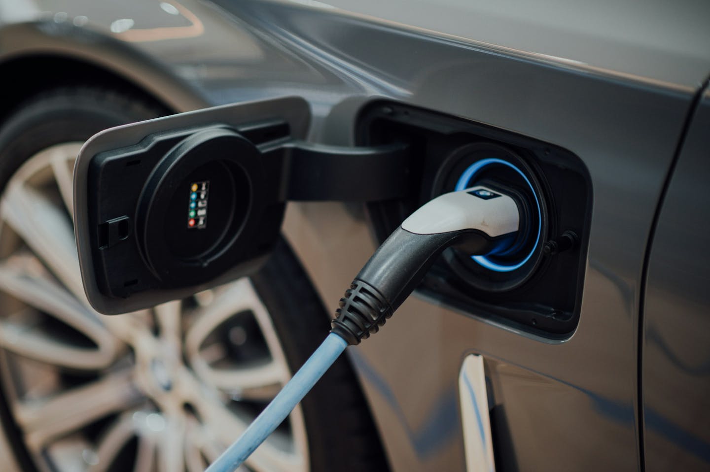 Tages Accelerates in Electric Mobility, Increasing Its Stake in the Holding Company That Owns 50% of IPlanet