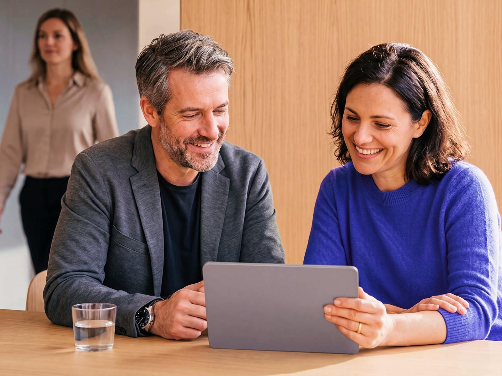 homme et femme dans un bureau