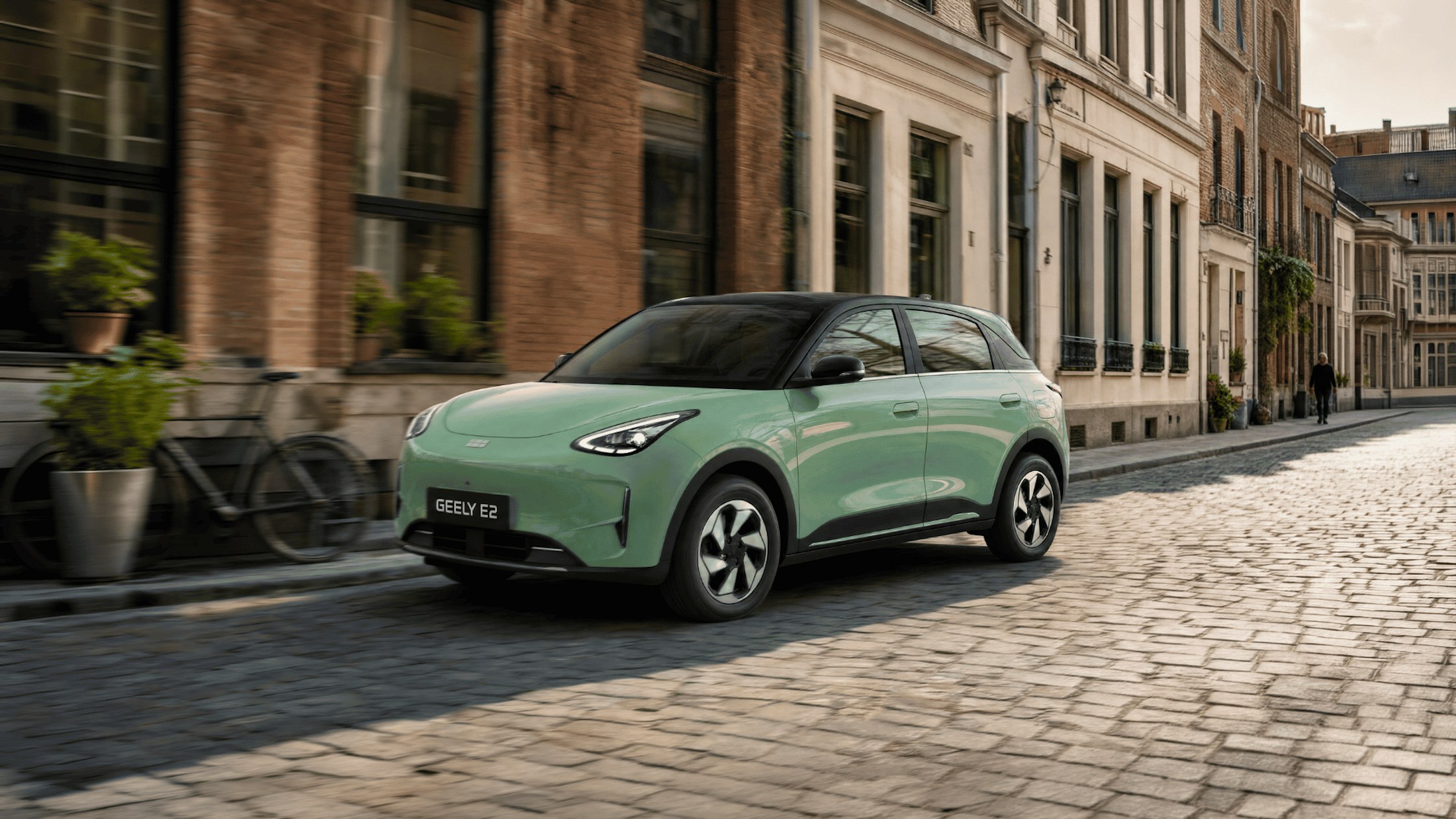 Geely E2 in een Europese stadsomgeving