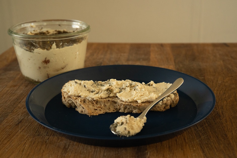 Kruidenkaas op brood