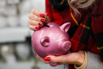 Universal Credit claimants could get up to £1,200 free from the government - how to qualify for the cash