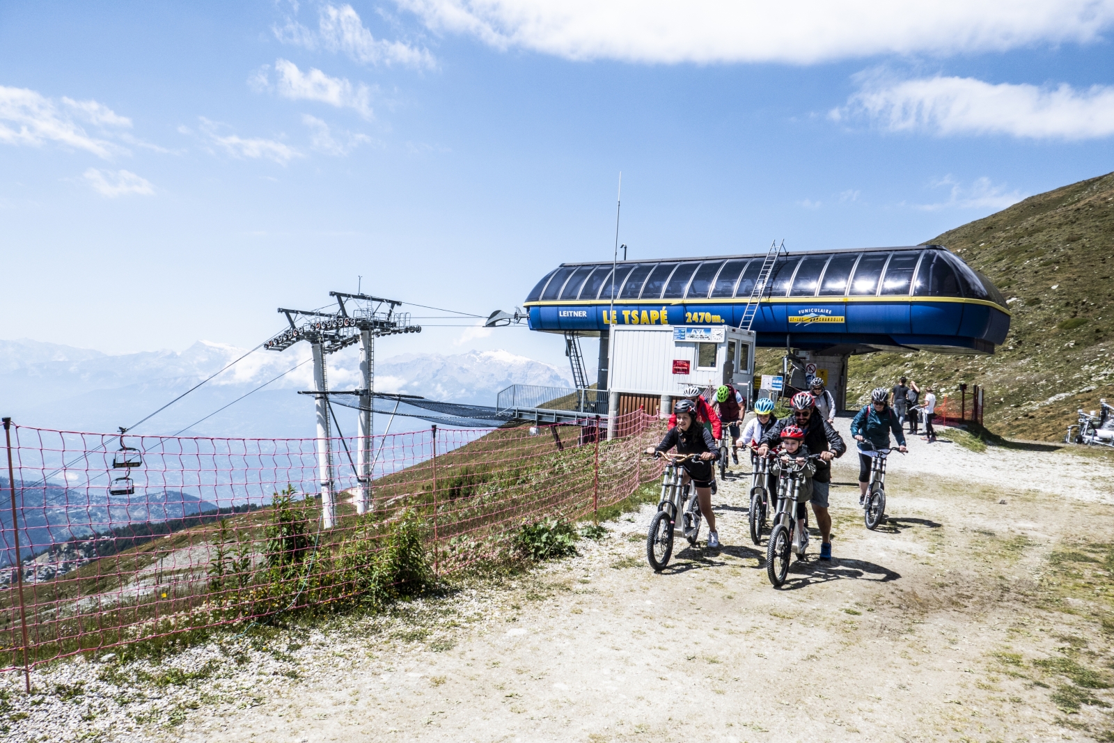 Descente en trottinette depuis le télésiège du Tsapé