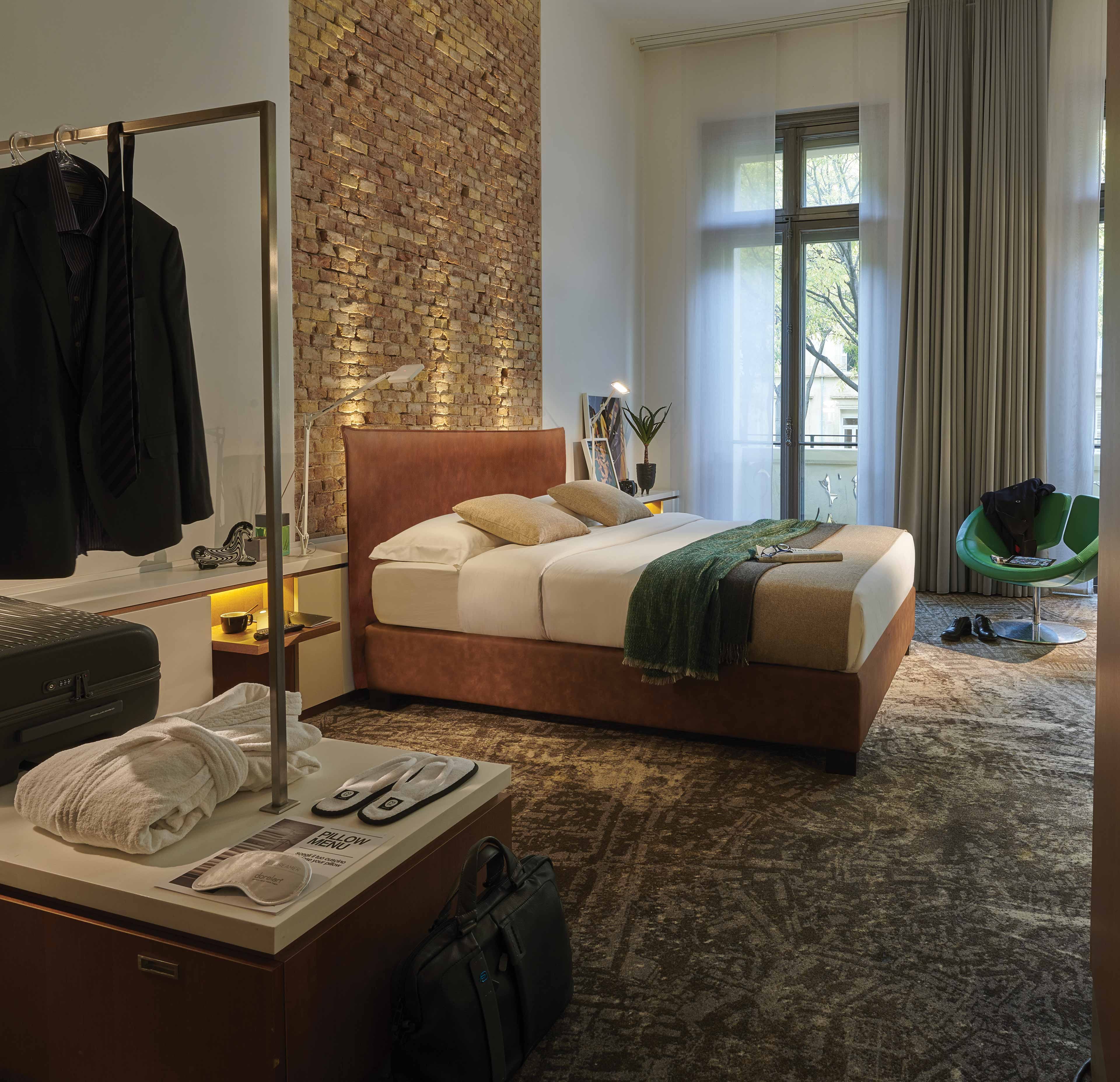 LORD — Headboards