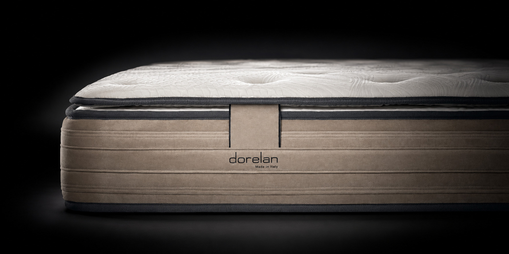 Materasso Dorelan con Pillow Topper su fondo nero