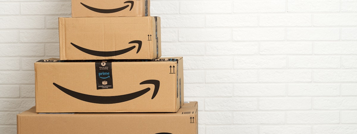 pile de cartons Amazon