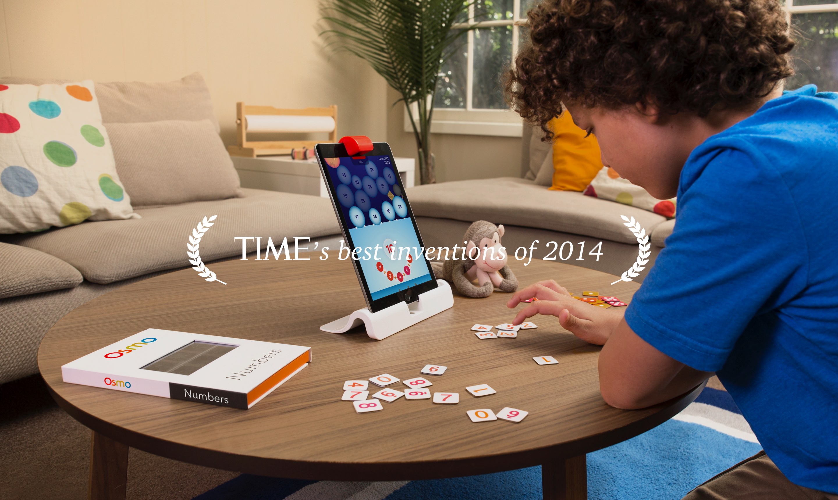 kid playing osmo