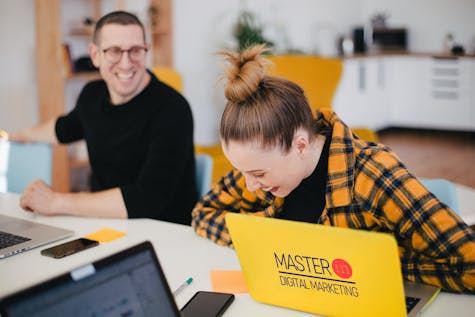 Il Master in Digital Marketing si rivolge a: Giovani laureati e laureandi che vogliono approfondire i temi dell’economia digitale, Professionisti e manager del settore Digital Marketing