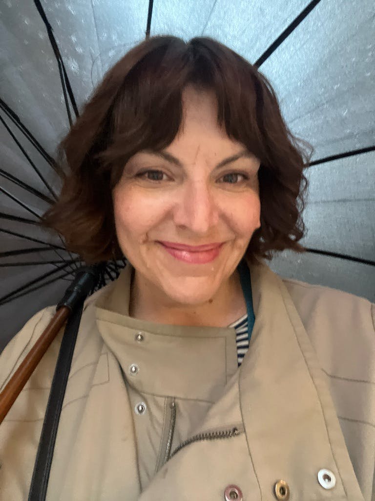 Silvia Versari, Business writer & Copywriter | Videomarketing Copywriter | Copywriting Trainer | Consulente di comunicazione | Content Designer & Customer Care @ Digital Update e Freelancecamp