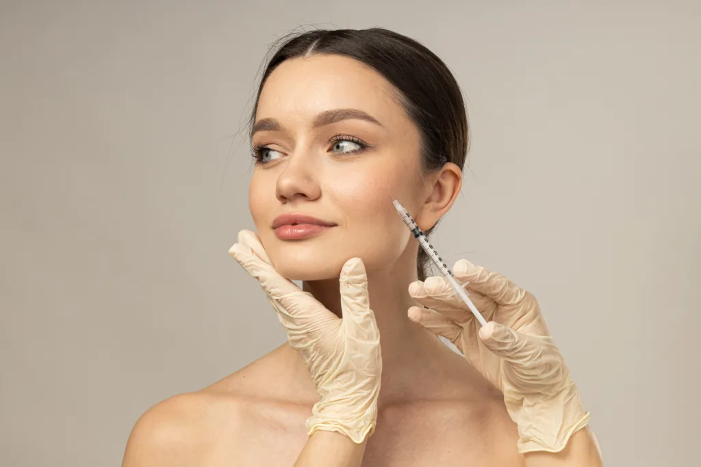 concepto belleza botox mujer joven scaled