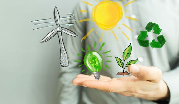 Ekolog z symbolami środowiska i odnawialnej energii