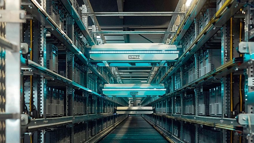 Magazyn Centralny Teolin z automatycznymi regałami