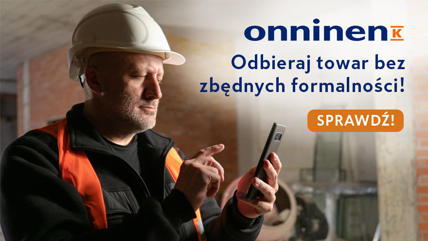 Instalator z telefonem odbiera przesyłkę Onninen