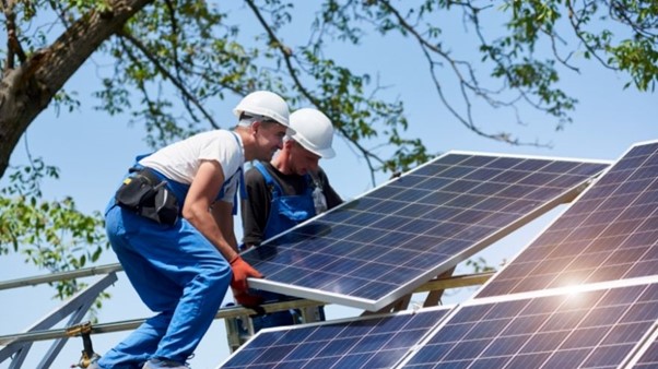So passen Sie die Abmessungen von Photovoltaikmodulen an die Dachinstallation an, Installation von PV-Modulen