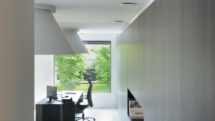 Анемостати системи рекуперації тепла Vasco на стелі офісу вдома