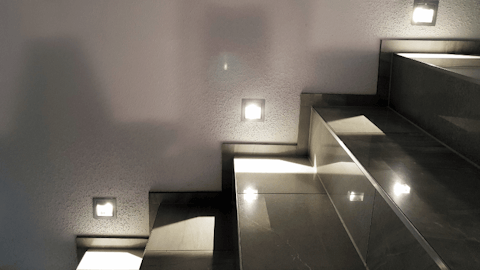 Oświetlenie schodowe