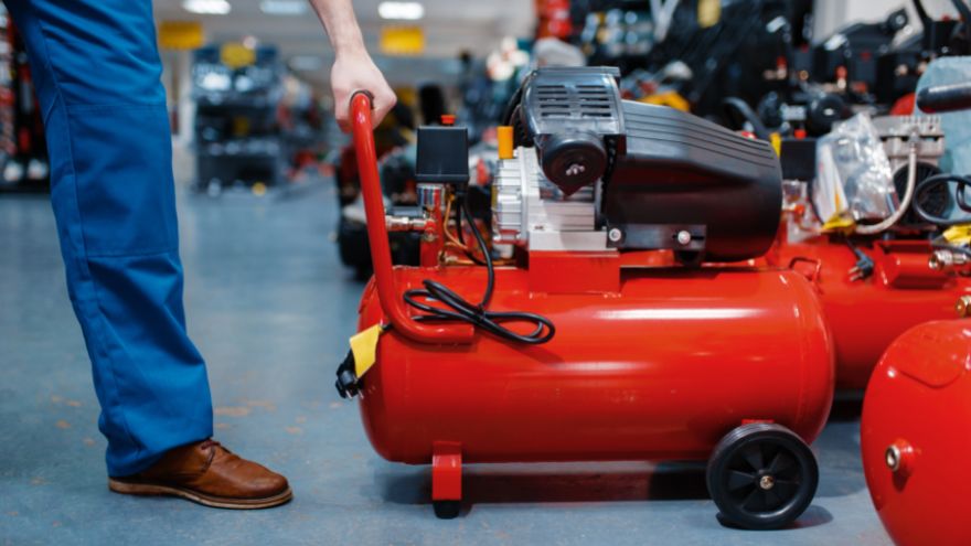 Масляний компресор з V-подібним насосом