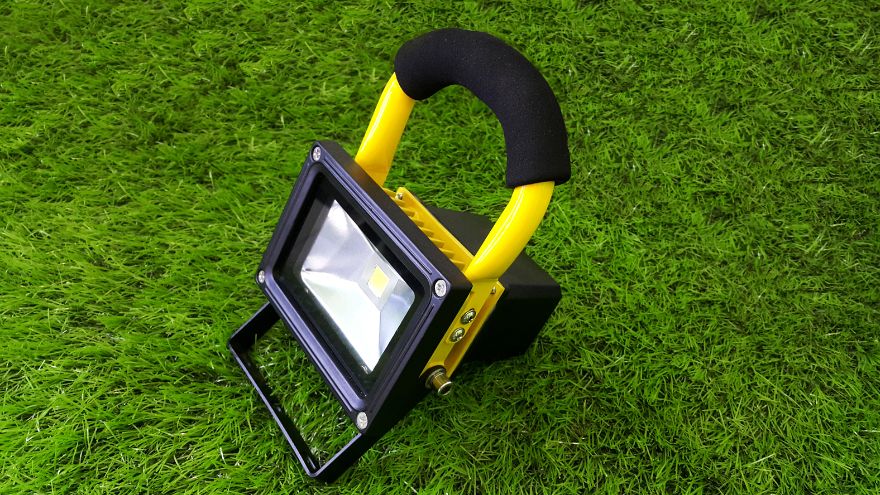 Світлодіодний прожектор