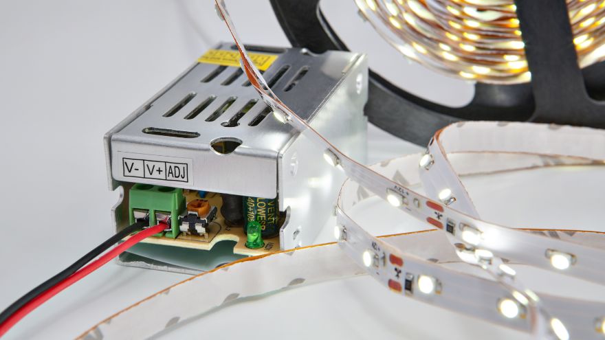 Блок живлення для світлодіодів та світлодіодна стрічка